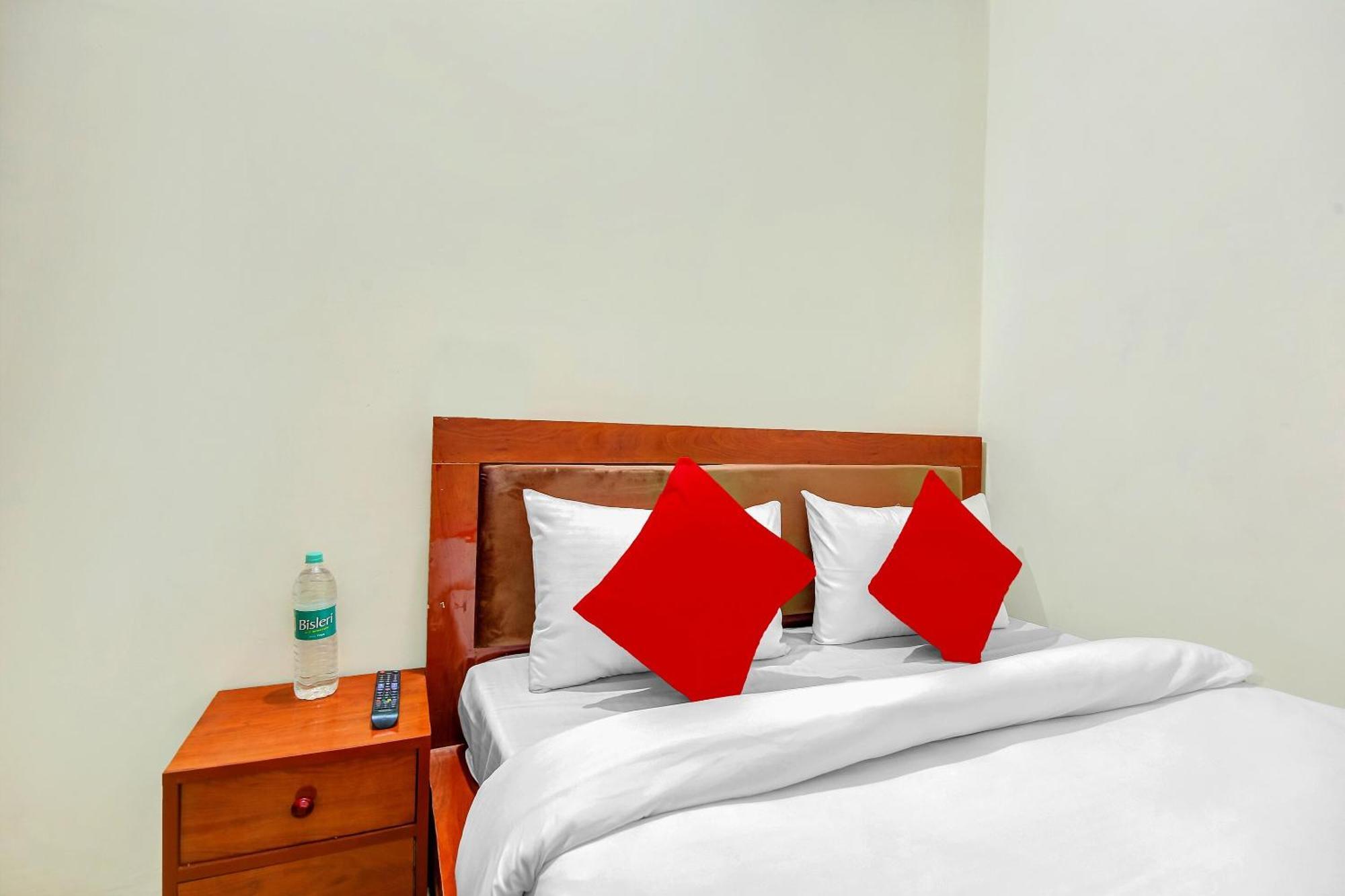 Hotel O Yash Hotel Ghaziabad Exteriör bild