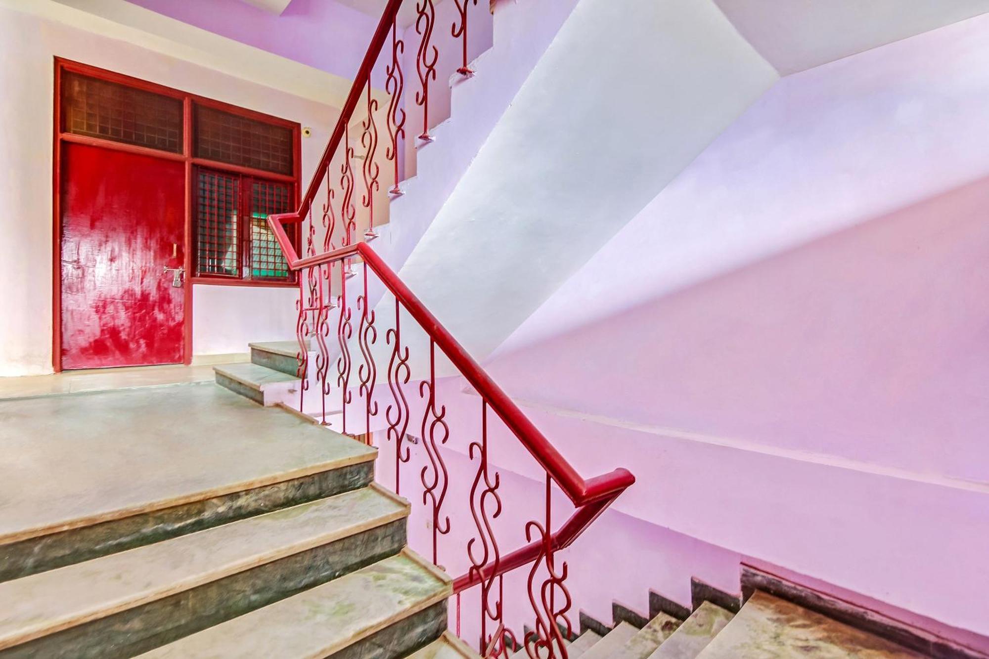 Hotel O Yash Hotel Ghaziabad Exteriör bild