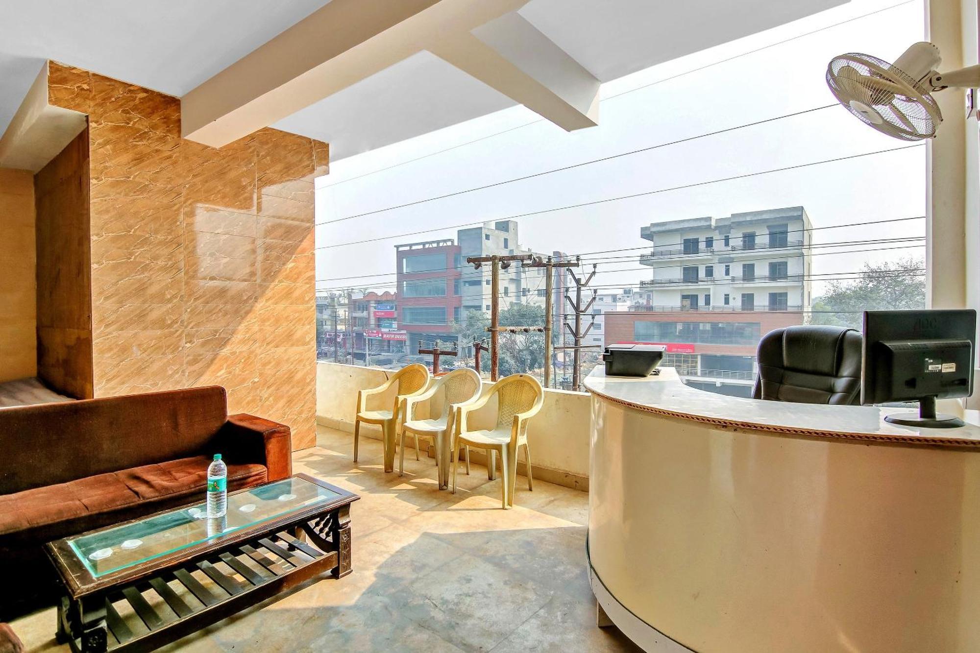 Hotel O Yash Hotel Ghaziabad Exteriör bild