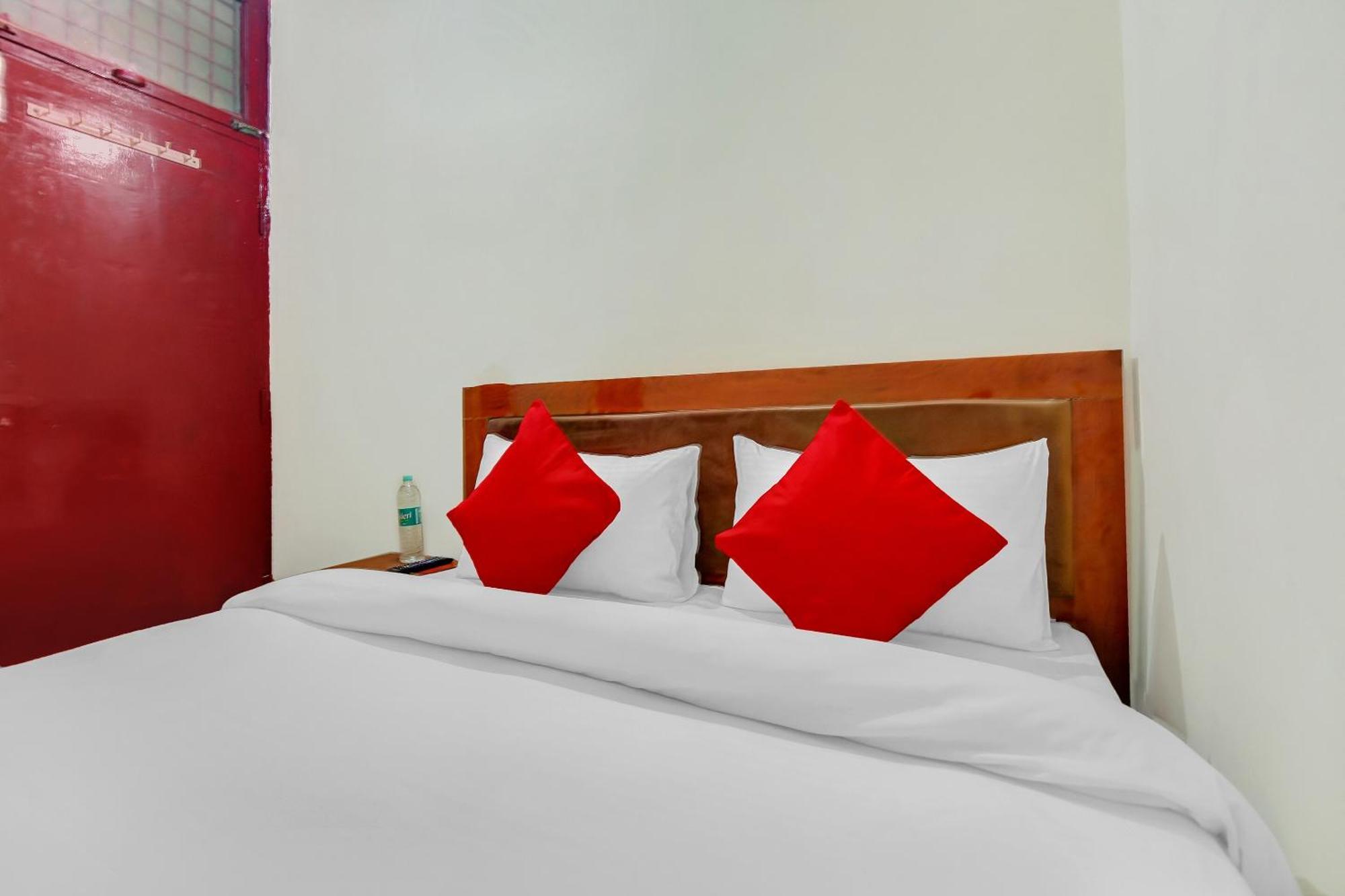Hotel O Yash Hotel Ghaziabad Exteriör bild