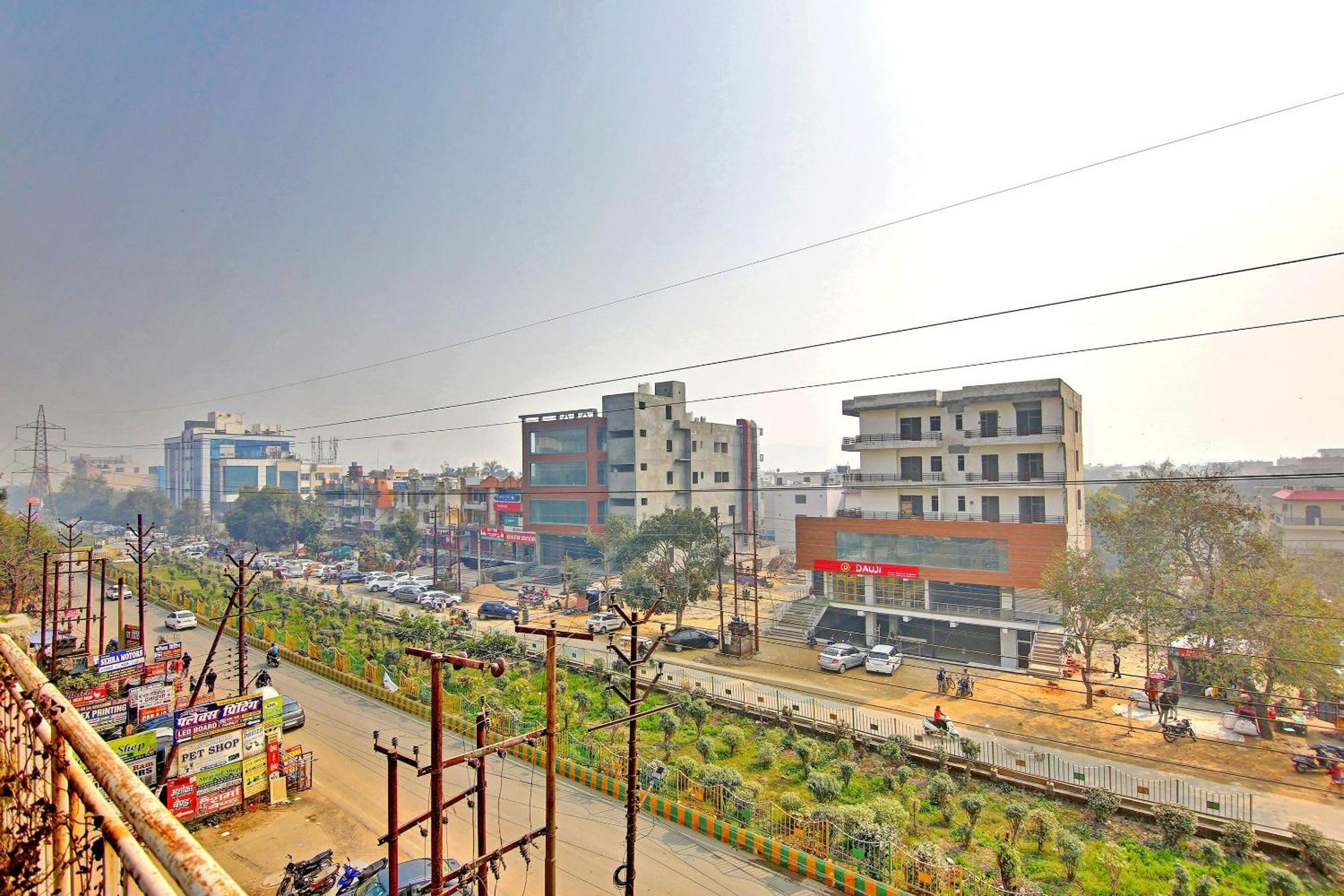 Hotel O Yash Hotel Ghaziabad Exteriör bild