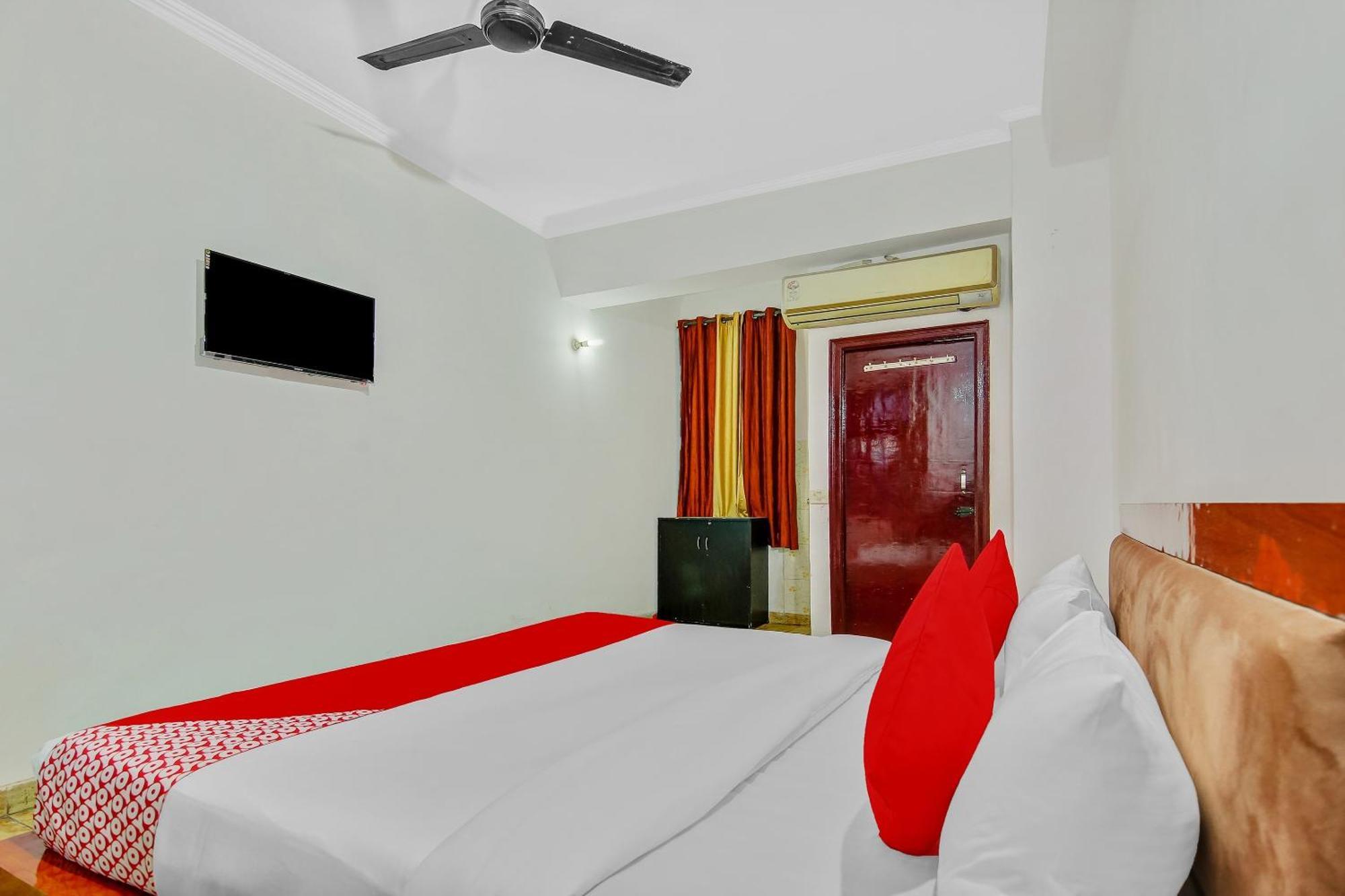 Hotel O Yash Hotel Ghaziabad Exteriör bild